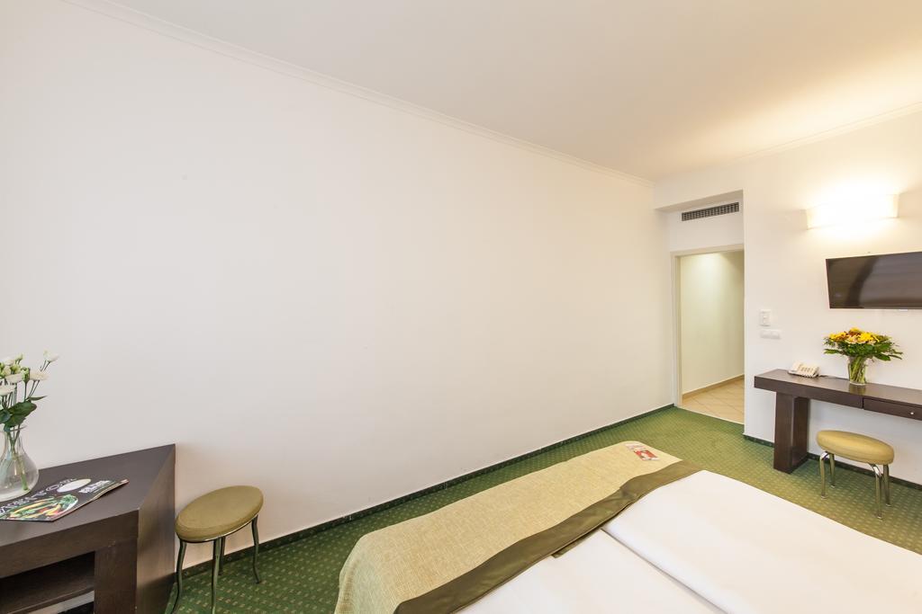 Hotel Vitkov Прага Екстериор снимка