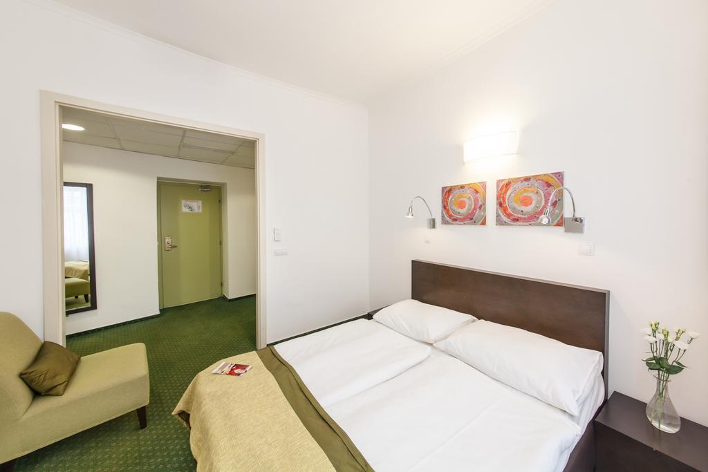 Hotel Vitkov Прага Екстериор снимка