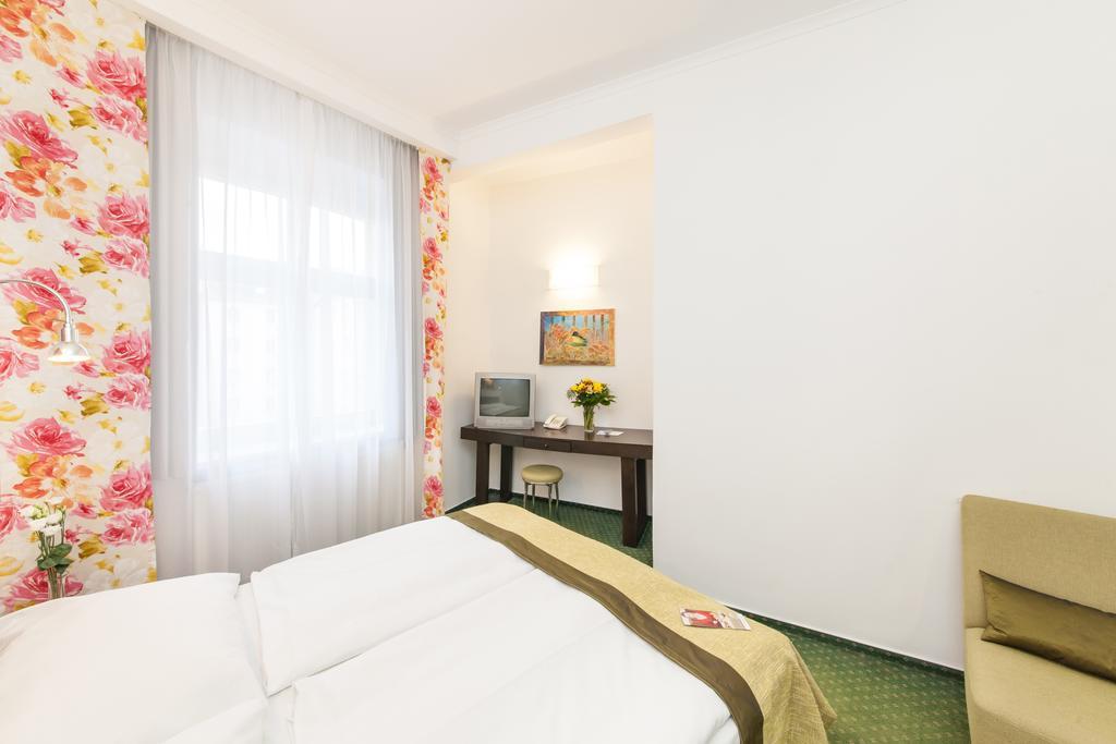 Hotel Vitkov Прага Екстериор снимка