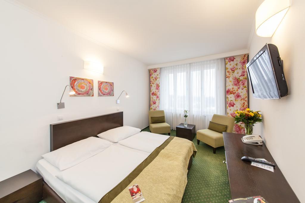 Hotel Vitkov Прага Екстериор снимка