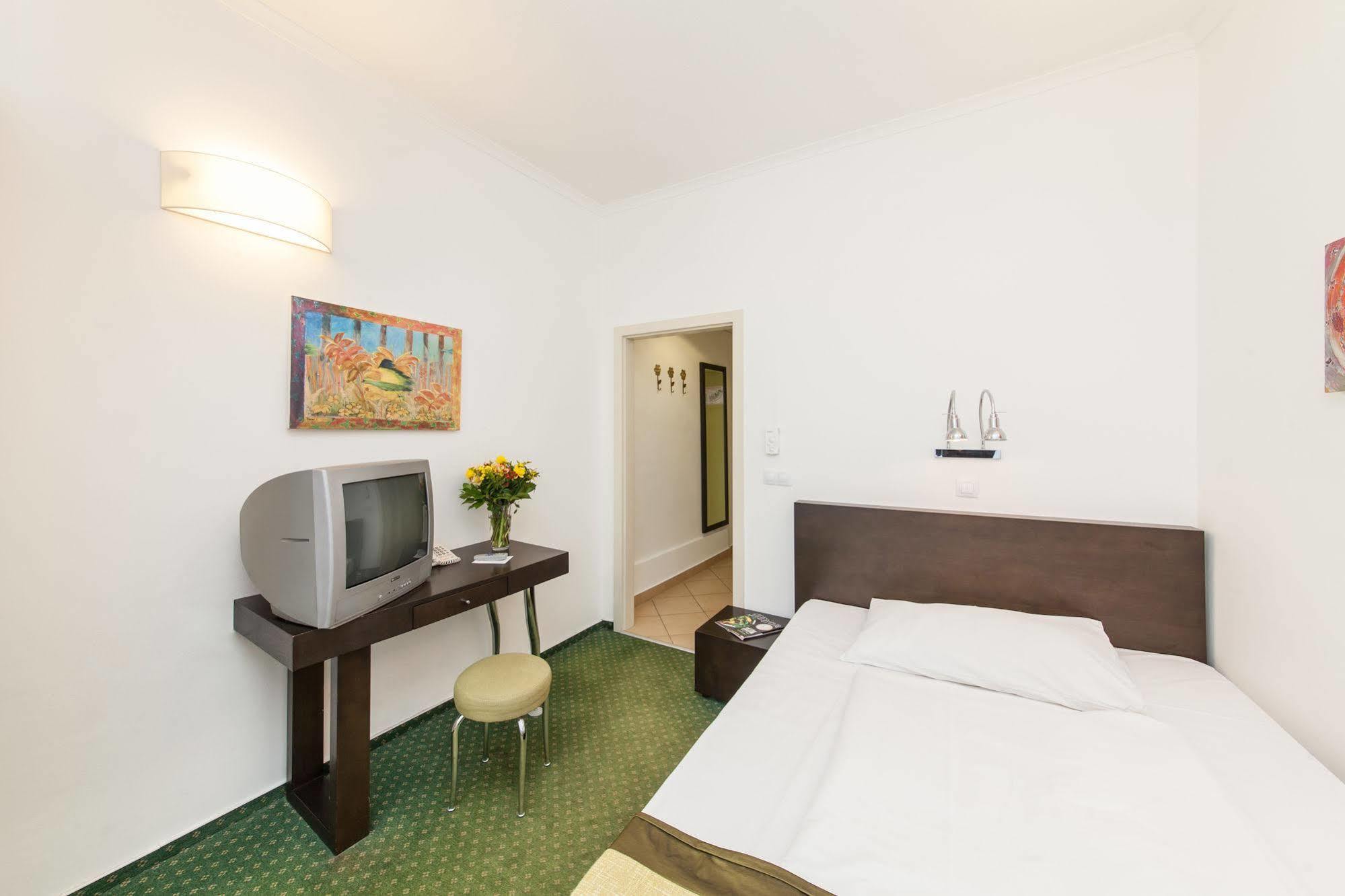 Hotel Vitkov Прага Екстериор снимка