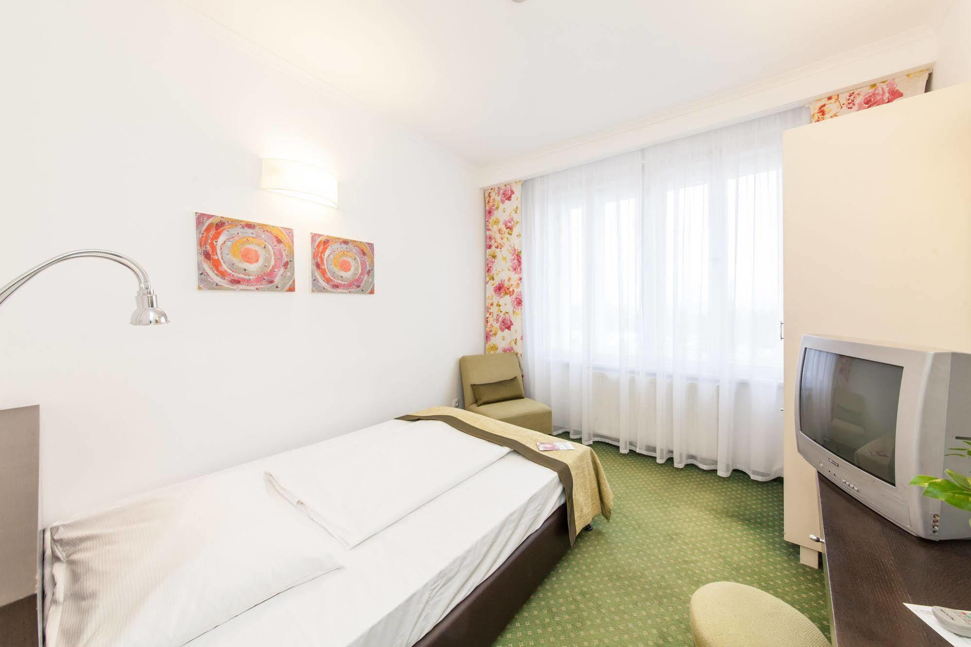 Hotel Vitkov Прага Екстериор снимка
