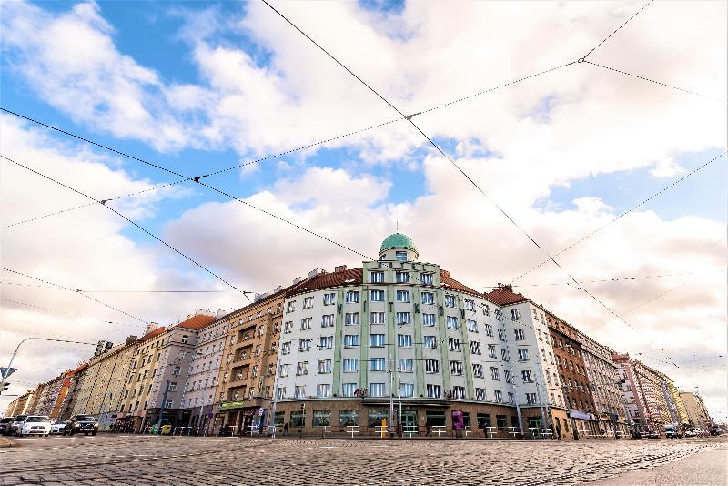 Hotel Vitkov Прага Екстериор снимка